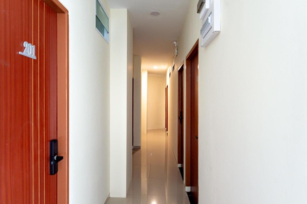 Reddoorz Plus At Komplek Abc Batu Aji Batam Kubuk Eksteriør bilde