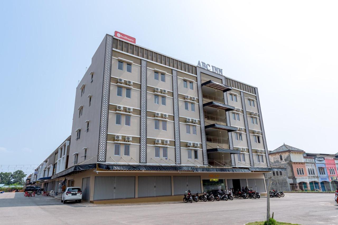 Reddoorz Plus At Komplek Abc Batu Aji Batam Kubuk Eksteriør bilde