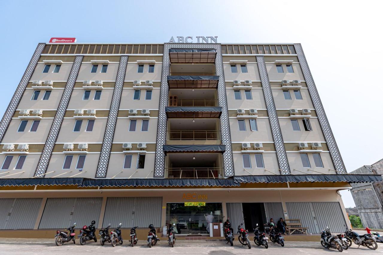 Reddoorz Plus At Komplek Abc Batu Aji Batam Kubuk Eksteriør bilde